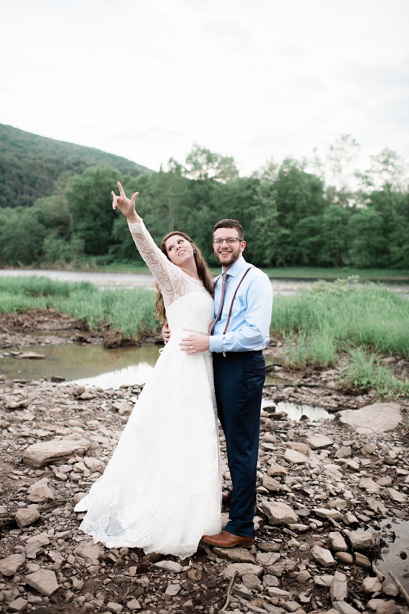 pine creek barn wedding couple
